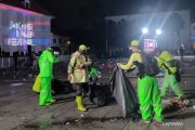 Sudin LH Jakbar angkut 20 ton sampah saat perayaan malam tahun baru