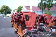 Becak listrik beri banyak kemudahan bagi pengemudi lansia di Tuban