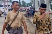 Penegasan Babinsa TNI usai Anggota DPD RI cek jembatan