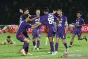 Drama kartu merah di menit akhir, Persib Bandung vs Persik Kediri berakhir imbang