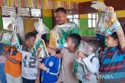 Seratusan murid MIN terdampak bencana terima bantuan Juz Amma
