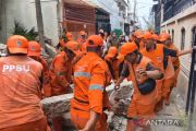 Pemkot Jakbar bersihkan puing di lokasi ledakan tabung gas di Gropet