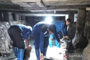Pemkot Jaktim perbaiki turap saluran penghubung yang ambrol