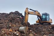 Keterbatasan armada picu penumpukan sampah di Pasar Induk Kramat Jati