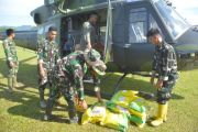 TNI gunakan heli salurkan pangan penuhi kebutuhan di Desa Tapteng