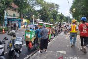 Satpol PP tertibkan PKL  dan parkir liar di depan RSCM Jakarta
