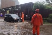 Banjir rendam 6 RT dan 4 ruas jalan di Jakarta akibat hujan deras