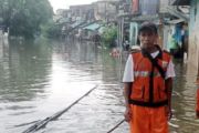 Ratusan warga mengungsi akibat banjir di Jakarta Utara