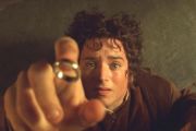 Elijah Wood tanggapi soal kembalinya Frodo di film The Hunt for Gollum