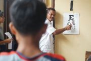 Kegiatan luar ruangan membantu menjaga fungsi penglihatan anak