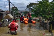 Diguyur hujan sehari, Bekasi dikepung banjir
