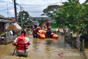 815 orang ngungsi akibat banjir Bekasi, Mensos kirim bantuan logistik