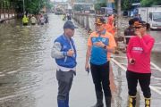 Sudinhub Jakut sebar petugas atur lalu lintas di lokasi banjir&nbsp;