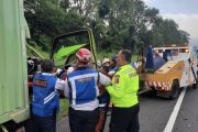 Satu orang tewas usai truk boks tabrak kendaraan di Tol Cipularang