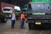 Arus lalu lintas di sekitar Pelabuhan Tanjung Priok padat