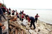 Discovery Kartika Plaza Hotel selenggarakan kegiatan bersih pantai