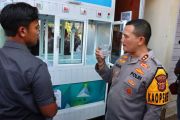 Polres Pidie Jaya gratiskan air minum untuk warga terdampak bencana&nbsp;