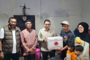 Menbud Fadli Zon berikan bantuan pegiat seni korban banjir Situbondo