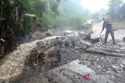 Dampak banjir bandang di Guci Tegal