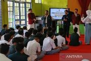 Pelajar MAN Kapuas mendapat edukasi kehidupan dunia perguruan tinggi dari mahasiswa