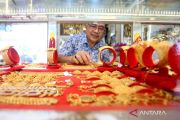 Harga emas di Pegadaian Senin kompak bertahan