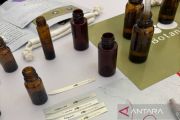 Meracik minyak esensial untuk mendapatkan manfaat kesehatan