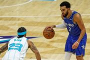 Charlotte Hornets mendapatkan Tyus Jones dari Orlando Magic