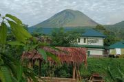 Badan Geologi minta masyarakat dan wisatawan tidak dekati kawah Gunung Lokon