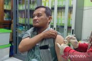Jamaah calon haji Kabupaten Madiun divaksin meningitis