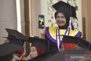 Wisuda sekolah lansia di Jambi