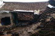 Lima rumah rusak berat akibat banjir di Majalaya, 310 KK terdampak