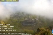 Gempa vulkanik dangkal Gunung Awu meningkat 14 kejadian/hari