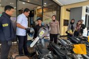 Polisi kembalikan motor hasil curian kepada korban di Jakut