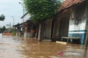 Hujan deras picu banjir Cirebon, 1.505 warga di 3 kecamatan terdampak