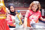 Bersih-bersih jelang Imlek