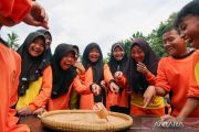 Tak sekadar main! Sekolah Adat Batara hidupkan permainan tradisional untuk asah motorik dan karakter siswa di Banyuwangi