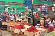 H-1 Ramadhan, aktivitas di Pasar Induk Kramat Jati meningkat