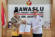 Bawaslu-Kemenag Jakarta Pusat teken MoU untuk tingkatkan literasi