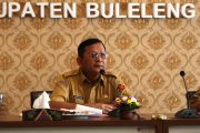Bupati Buleleng serahkan Rp13,8 miliar hibah ke desa adat dan subak