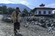 Tradisi Sumbayang 40 di daerah terdampak bencana Tanah Datar