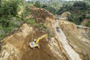 Jalan putus akibat longsor di Malalak telah terhubung