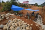 Pembangunan jembatan Armco di Padang