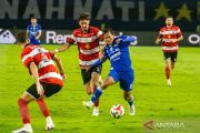 Persib Bandung berpesta lima gol ke gawang Madura United