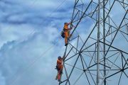 PLN perkuat keandalan transmisi Sumbawa, jaga pasokan listrik selama Ramadan