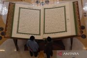 Masjid Raya Sheikh Zayed Solo pamerkan mushaf Al Quran 3x2 meter