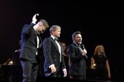 Westlife guncang fans penuh emosi dengan orkestra di A Gala Evening