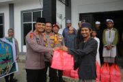 Polsek Bandara Sentani bagikan 600 takjil kepada anak panti asuhan