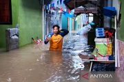 Jumat pagi, banjir satu meter lebih rendam Kebon Pala Jaktim