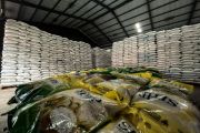 Bulog Surakarta pastikan stok beras dan minyak goreng aman