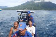 Polairud Polda NTT menyelamatkan dua korban kapal tenggelam di Larantuka